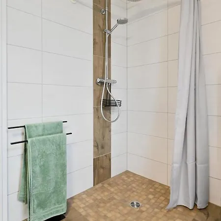 Luetten Uttied شقة